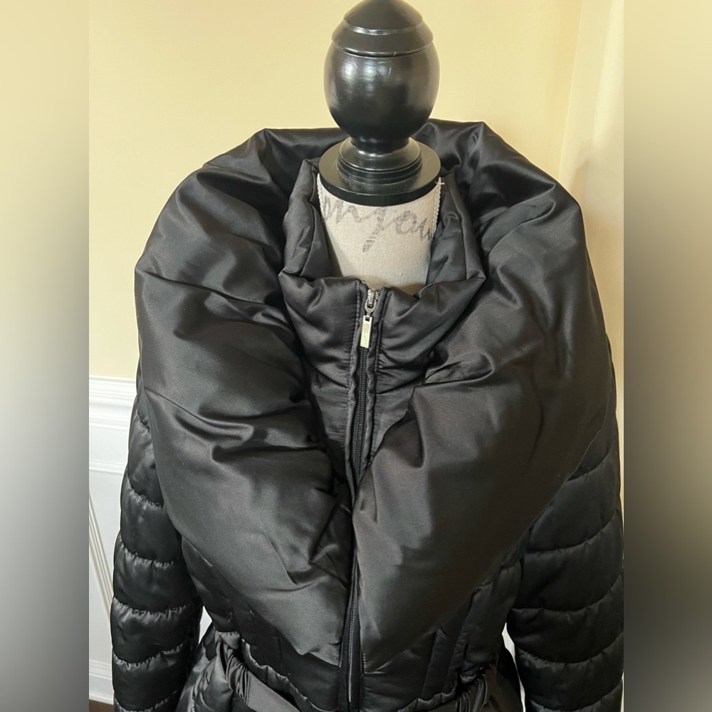 Black, Puffer/Quilted-High Collar, Wide Lapel, Zippered, Stretchy Belt Jacket.